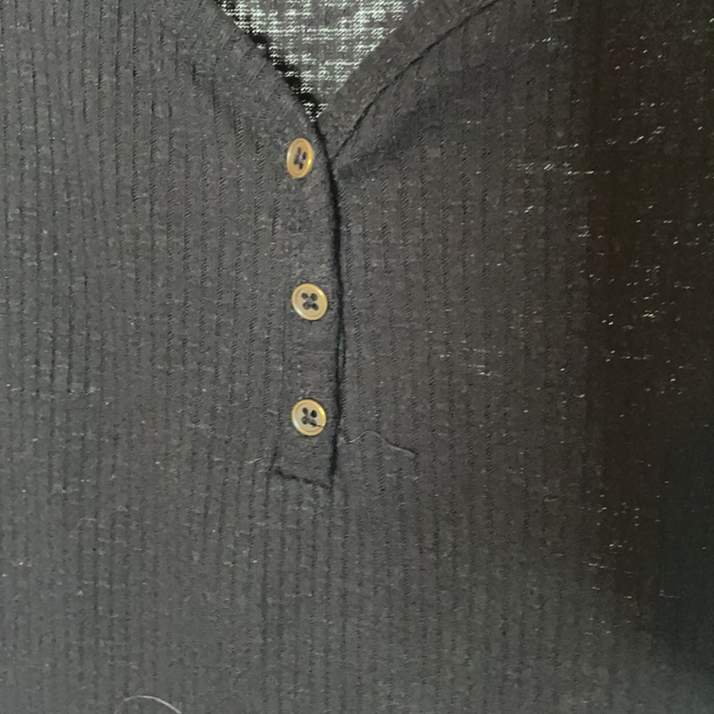 Simple back top. - Picture 2 of 2